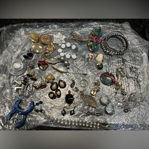 Jewelry lot, sold as it is